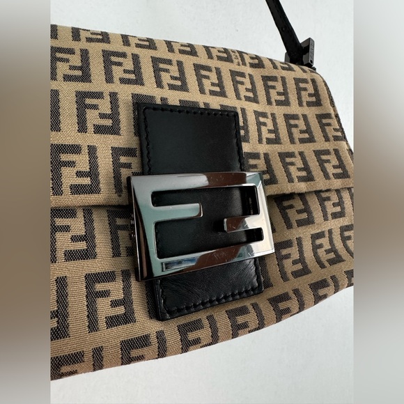 Authentic FENDI Zucchino mama baguette Mini Tan and Black Shoulder Bag - Picture 3 of 15